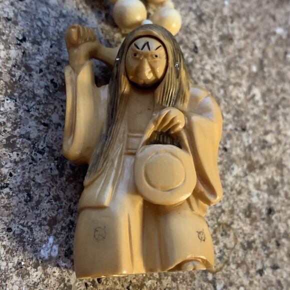 Celluloid Necklace w/ Netsuke Man Changing Faces Signed and Vintage - Picture 6 of 13